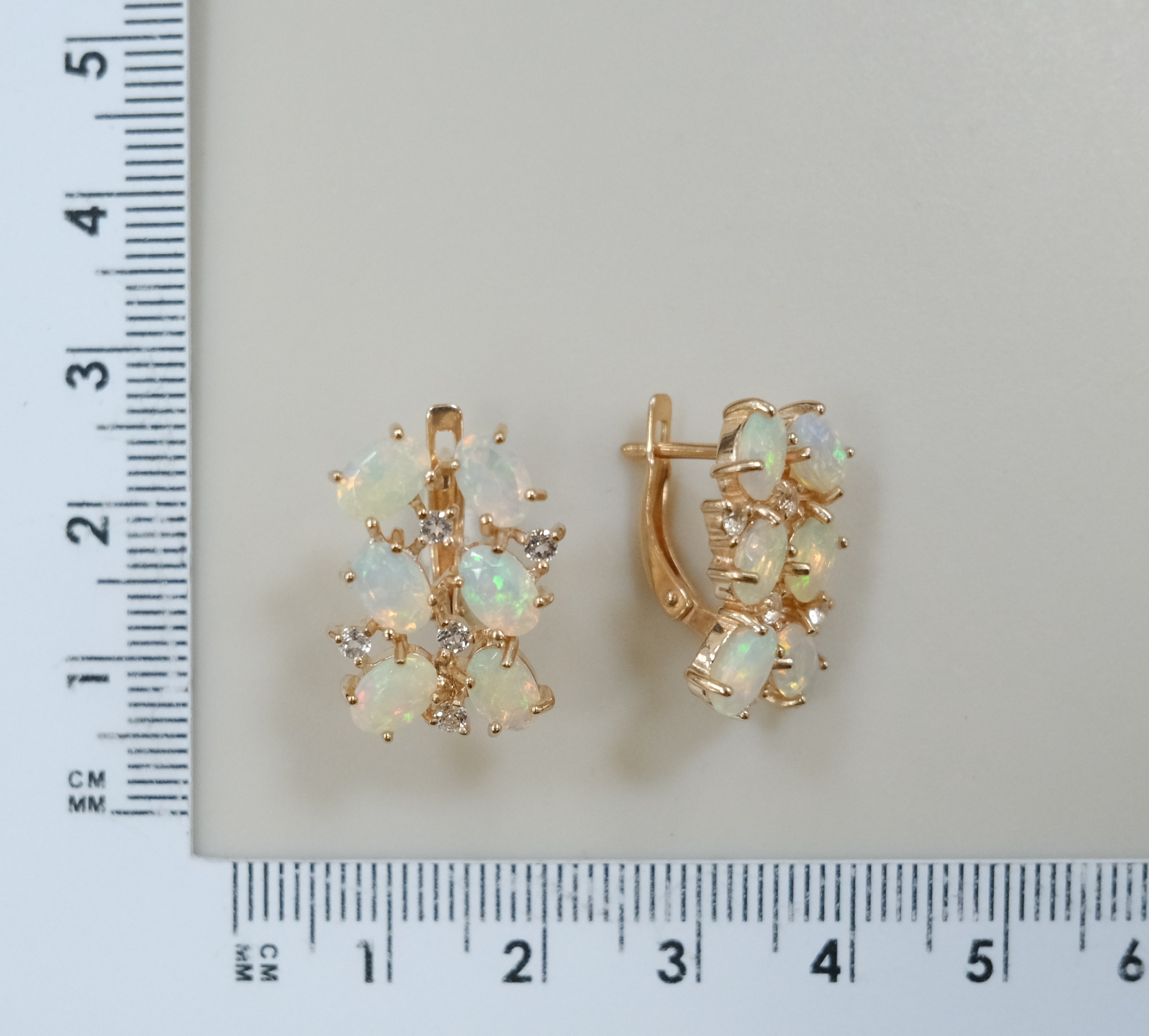 Серебряные серьги с опалами